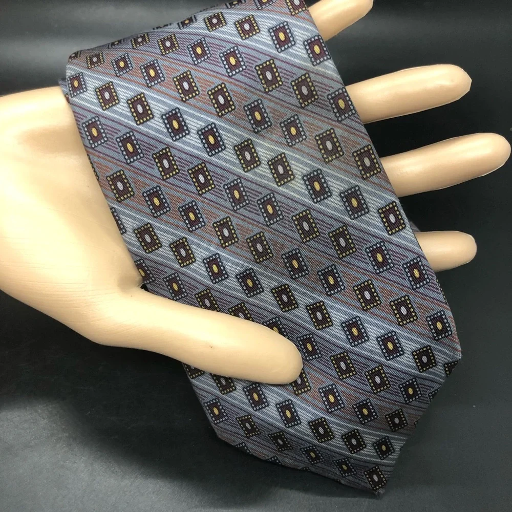 Lanvin gray geometric 100% silk luxury neck tie